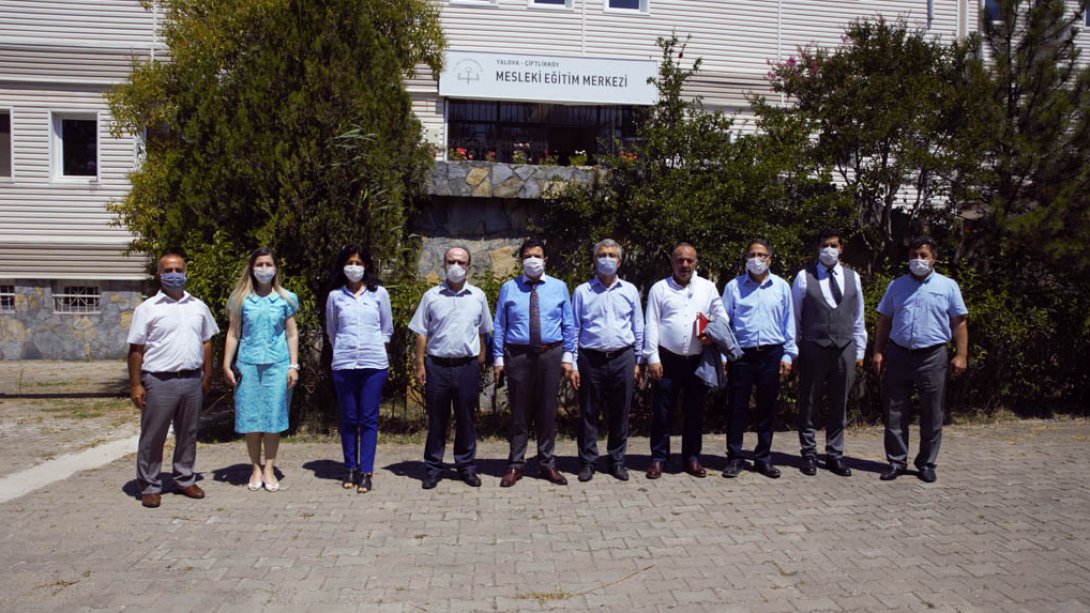 İl Millî Eğitim Müdürümüz Dr. Abdülaziz Yeniyol'un İlçe Ziyaretleri Çiftlikköy ile  Başladı