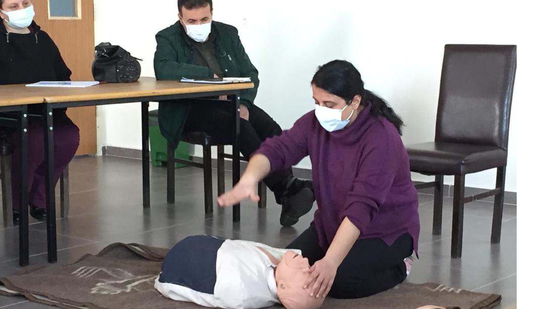 İlk Yardım Eğitimi seminerleri düzenlendi