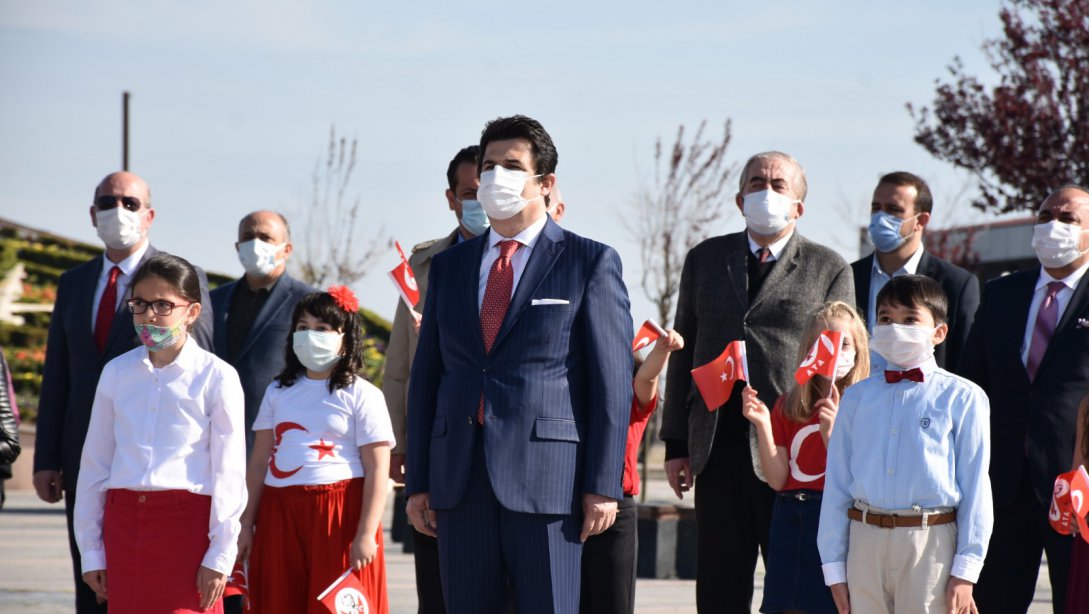 23 Nisan Ulusal Egemenlik ve Çocuk Bayramı Çelenk Sunma Töreni