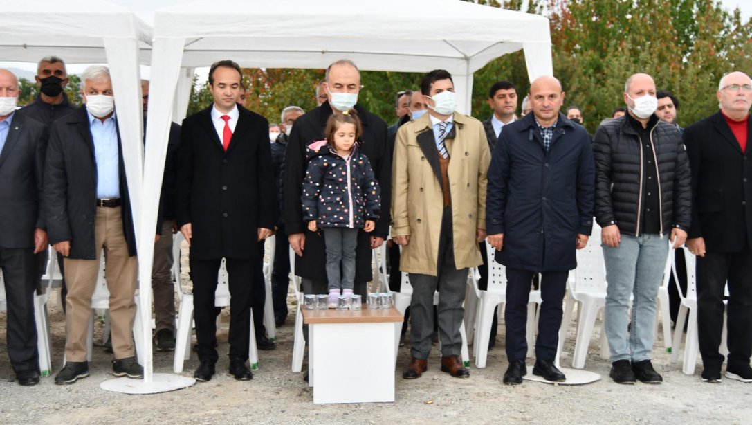 ALTINOVA ANADOLU İMAM HATİP LİSESİ TEMEL ATMA TÖRENİ GERÇEKLEŞTİRİLDİ