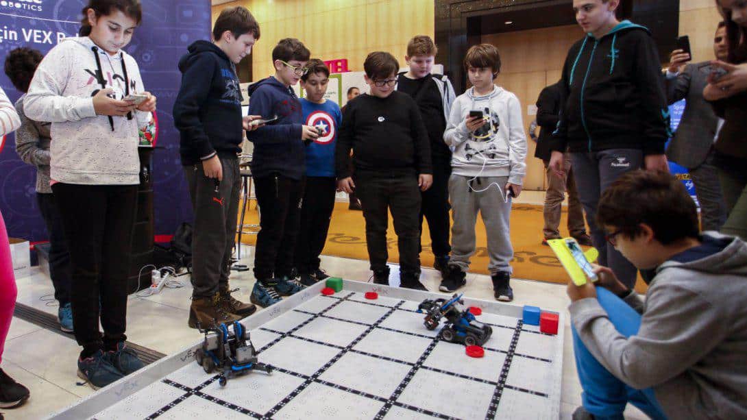 MEB'İN İKİ YILIN ARDINDAN ULUSAL ÇAPTA İLK SOSYAL ETKİNLİĞİ ROBOT YARIŞMASI OLACAK