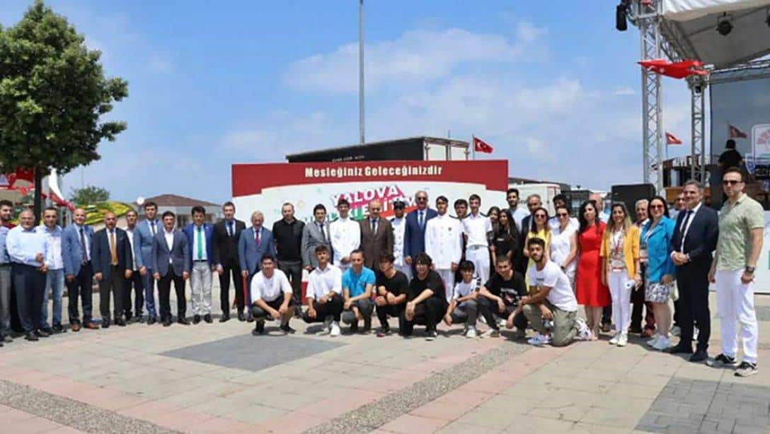 YALOVA MESLEKİ EĞİTİM VE İSTİHDAM FUARI, ÖĞRENCİLERİN VE VATANDAŞLARIN YOĞUN KATILIMIYLA TAMAMLANDI