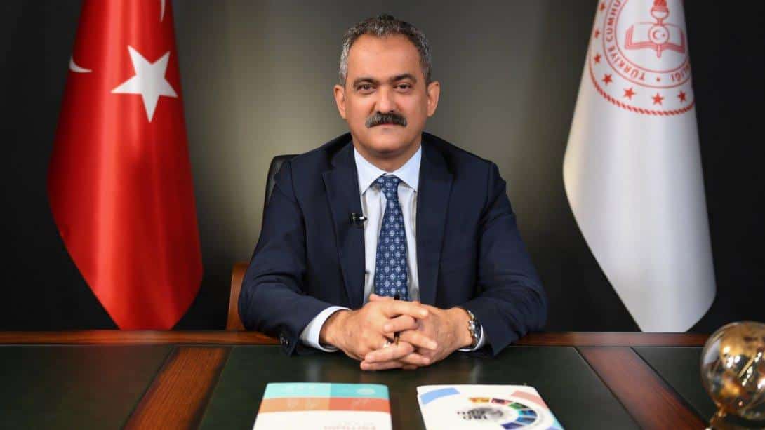 BAKAN ÖZER'DEN ÖĞRETMENLERE MESLEKİ ÇALIŞMA PROGRAMI MESAJI