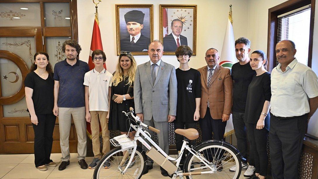 YALOVA VALİSİ MUAMMER EROL, LGS BİRİNCİSİ ÖĞRENCİLERİMİZİ AĞIRLADI
